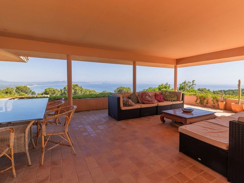 Exclusiva villa de autor en la Costa Brava con vistas al mar. Foto:  11