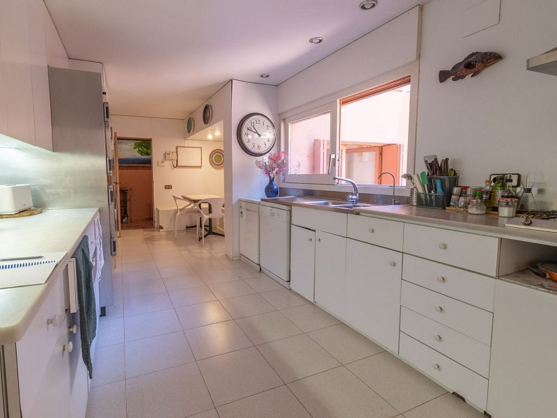 Exclusiva villa de autor en la Costa Brava con vistas al mar. Foto:  21