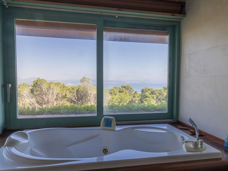 Exclusiva villa de autor en la Costa Brava con vistas al mar. Foto:  26