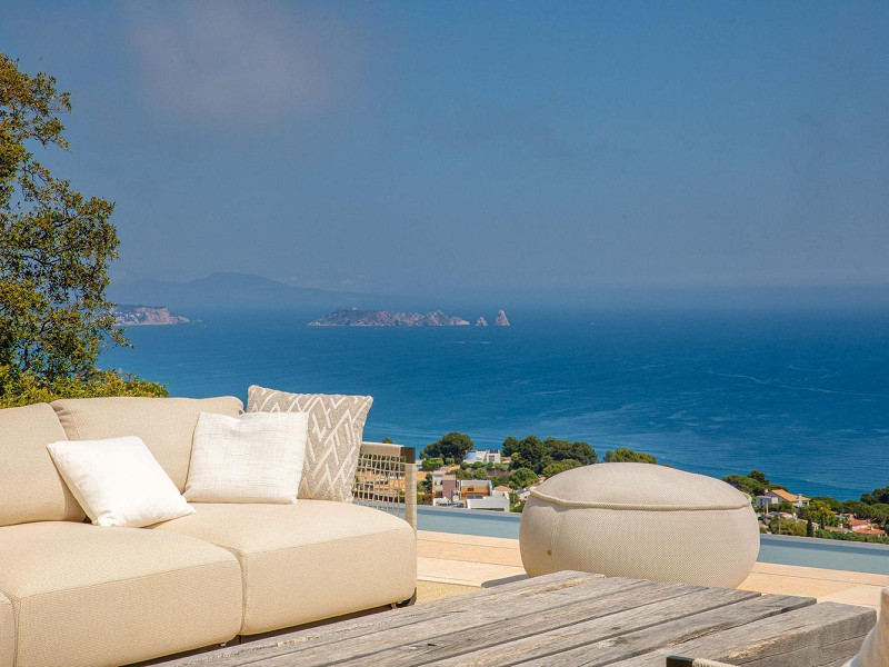 Exclusiva villa contemporánea con vistas panorámicas al mar en Begur, Costa Brava. Foto:  9