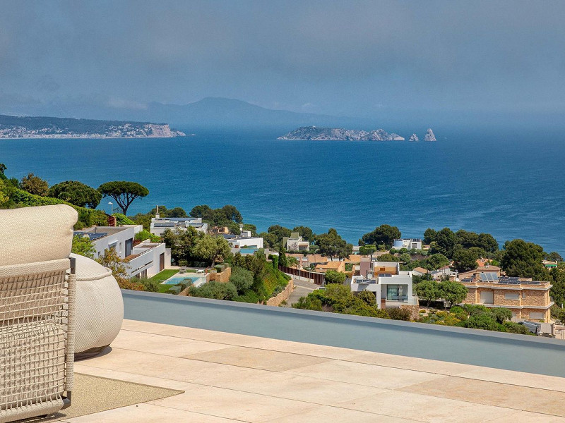 Exclusiva villa contemporánea con vistas panorámicas al mar en Begur, Costa Brava. Foto:  16
