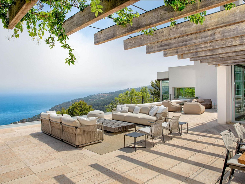 Exclusiva villa contemporánea con vistas panorámicas al mar en Begur, Costa Brava. Foto:  17