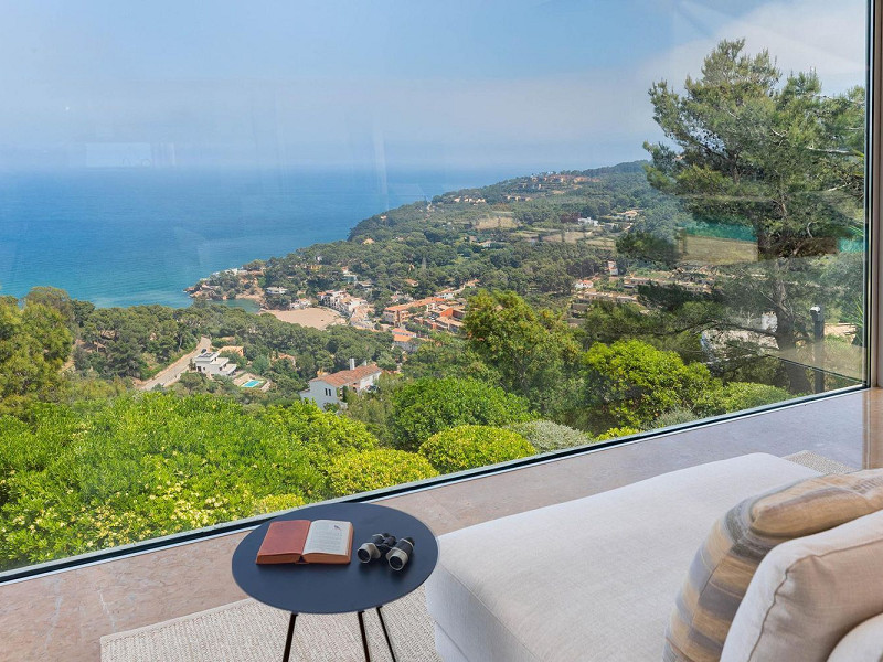 Exclusiva villa contemporánea con vistas panorámicas al mar en Begur, Costa Brava. Foto:  32