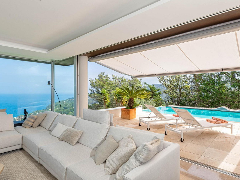 Exclusiva villa contemporánea con vistas panorámicas al mar en Begur, Costa Brava. Foto:  34