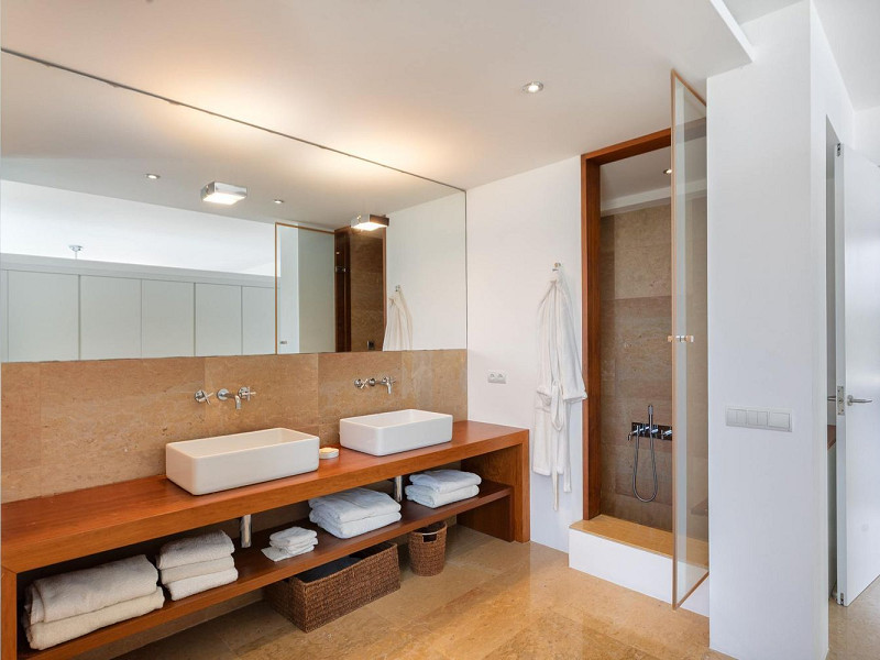 Exclusiva villa contemporánea con vistas panorámicas al mar en Begur, Costa Brava. Foto:  51