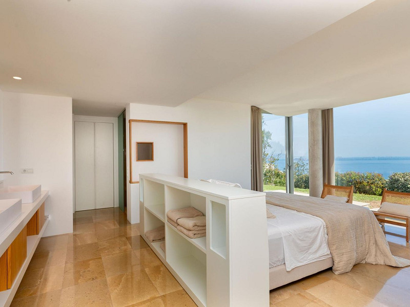 Exclusiva villa contemporánea con vistas panorámicas al mar en Begur, Costa Brava. Foto:  52