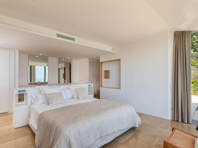 Exclusiva villa contemporánea con vistas panorámicas al mar en Begur, Costa Brava. Foto:  54