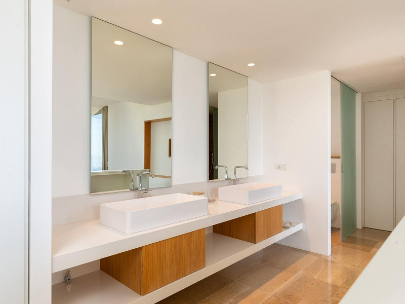 Exclusiva villa contemporánea con vistas panorámicas al mar en Begur, Costa Brava. Foto:  55