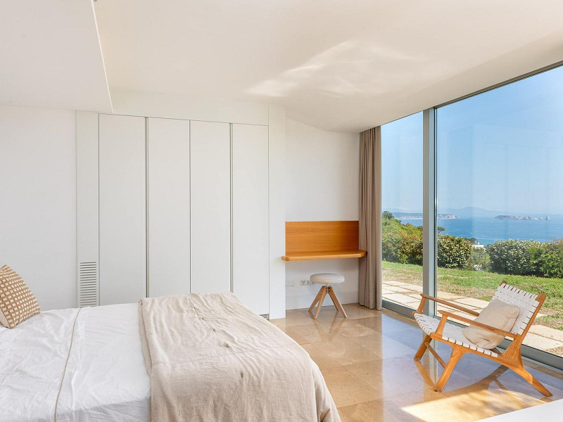 Exclusiva villa contemporánea con vistas panorámicas al mar en Begur, Costa Brava. Foto:  59