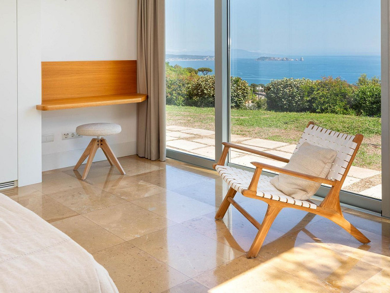 Exclusiva villa contemporánea con vistas panorámicas al mar en Begur, Costa Brava. Foto:  60