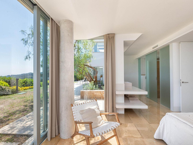 Exclusiva villa contemporánea con vistas panorámicas al mar en Begur, Costa Brava. Foto:  61