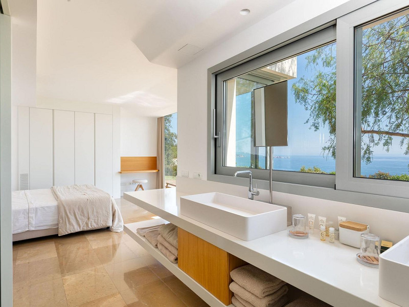 Exclusiva villa contemporánea con vistas panorámicas al mar en Begur, Costa Brava. Foto:  62