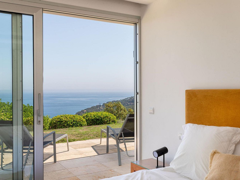 Exclusiva villa contemporánea con vistas panorámicas al mar en Begur, Costa Brava. Foto:  66