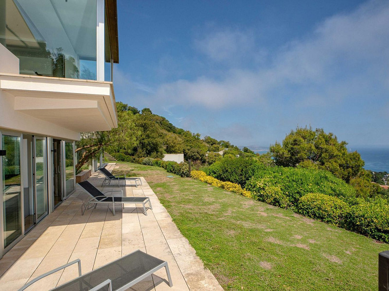 Exclusiva villa contemporánea con vistas panorámicas al mar en Begur, Costa Brava. Foto:  71