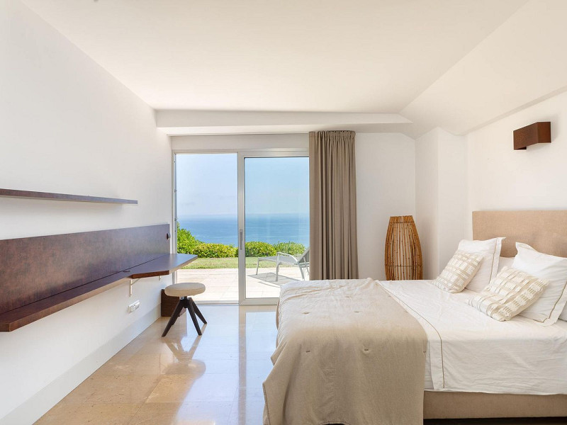 Exclusiva villa contemporánea con vistas panorámicas al mar en Begur, Costa Brava. Foto:  72