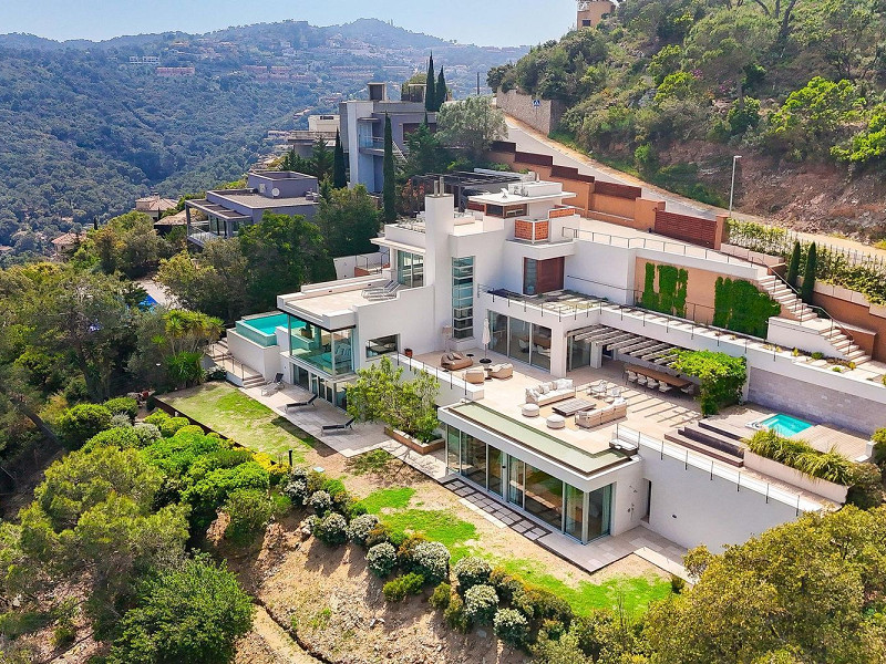 Exclusiva villa contemporánea con vistas panorámicas al mar en Begur, Costa Brava. Foto:  77
