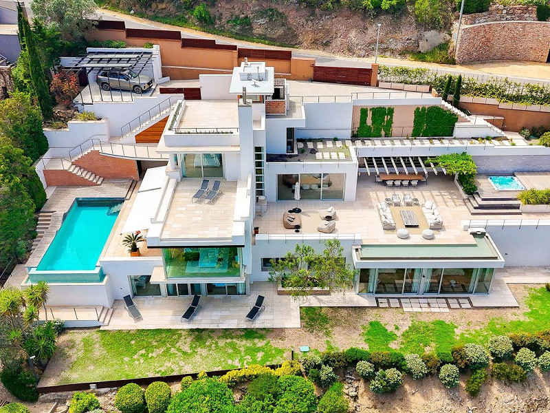 Exclusiva villa contemporánea con vistas panorámicas al mar en Begur, Costa Brava. Foto:  79