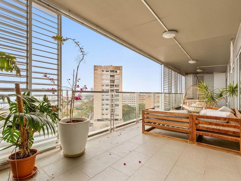 Modern and bright apartment with terrace in Diagonal Mar, Barcelona
