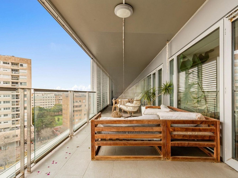Modern and bright apartment with terrace in Diagonal Mar, Barcelona. Photo:  3