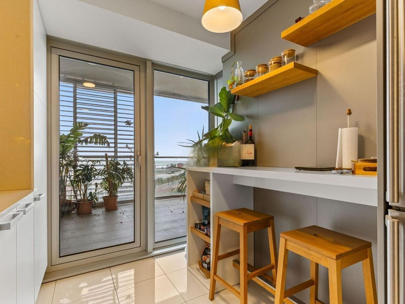 Modern and bright apartment with terrace in Diagonal Mar, Barcelona. Photo:  20