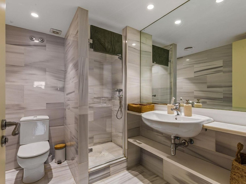 Modern and bright apartment with terrace in Diagonal Mar, Barcelona. Photo:  23