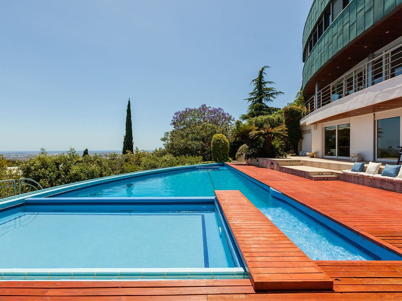Авторская вилла с двумя бассейнами в Esplugues de Llobregat, Барселона. Фото:  1