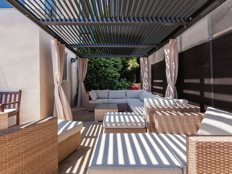 Авторская вилла с двумя бассейнами в Esplugues de Llobregat, Барселона. Фото:  9