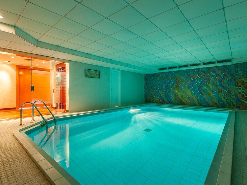 Авторская вилла с двумя бассейнами в Esplugues de Llobregat, Барселона. Фото:  11