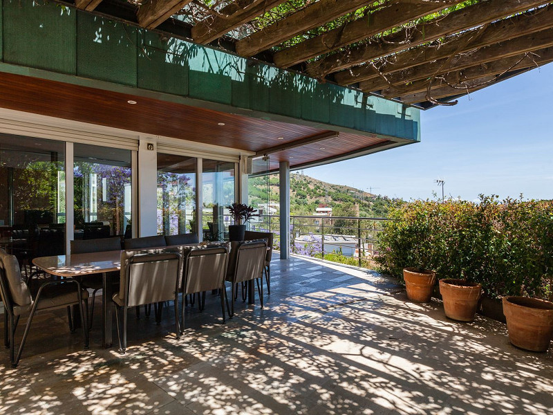Авторская вилла с двумя бассейнами в Esplugues de Llobregat, Барселона. Фото:  23