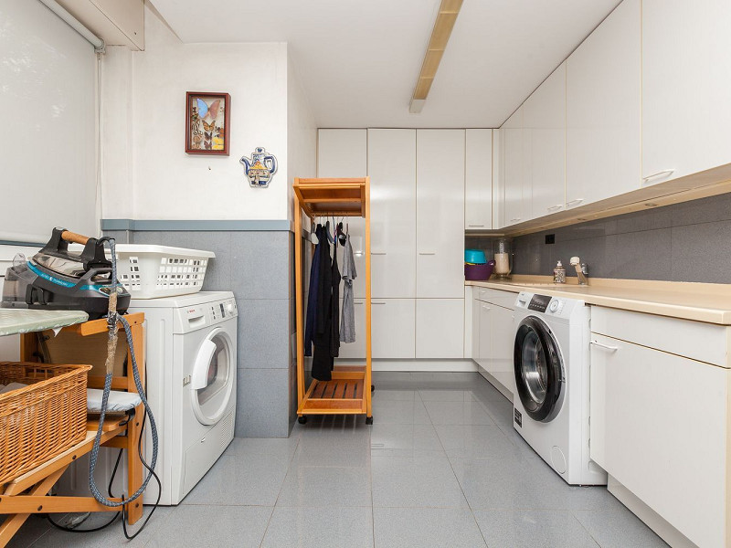Авторская вилла с двумя бассейнами в Esplugues de Llobregat, Барселона. Фото:  29