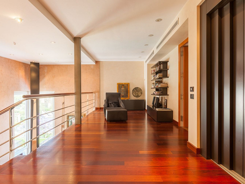 Авторская вилла с двумя бассейнами в Esplugues de Llobregat, Барселона. Фото:  30
