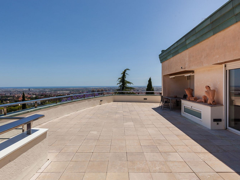 Авторская вилла с двумя бассейнами в Esplugues de Llobregat, Барселона. Фото:  45