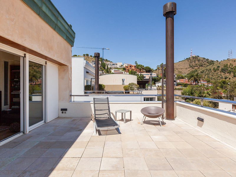 Авторская вилла с двумя бассейнами в Esplugues de Llobregat, Барселона. Фото:  47