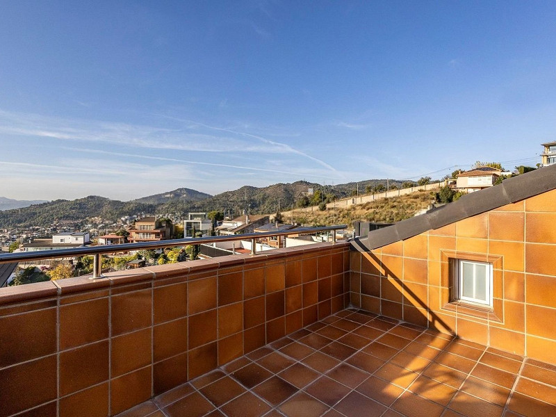 Роскошная вилла с панорамными видами и бассейном в Esplugues de Llobregat, Барселона. Фото:  19