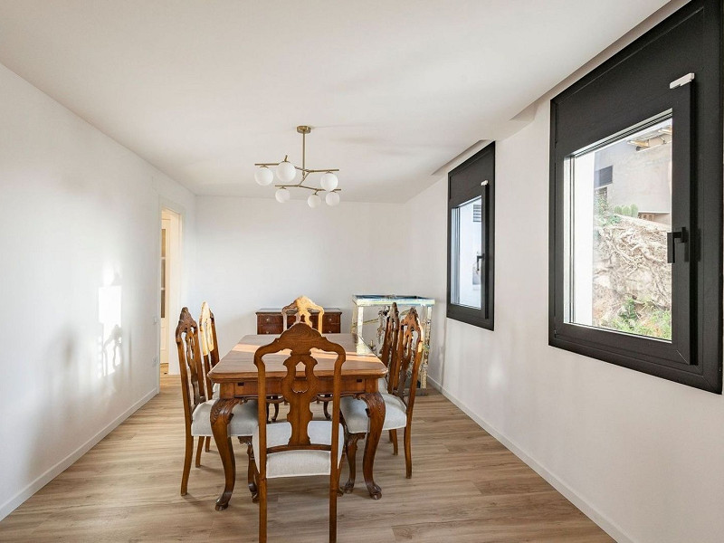 Роскошная вилла с панорамными видами и бассейном в Esplugues de Llobregat, Барселона. Фото:  30