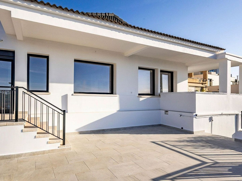 Роскошная вилла с панорамными видами и бассейном в Esplugues de Llobregat, Барселона. Фото:  46