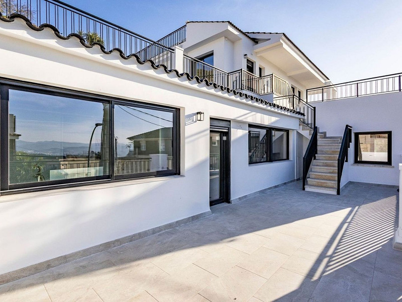 Роскошная вилла с панорамными видами и бассейном в Esplugues de Llobregat, Барселона. Фото:  47