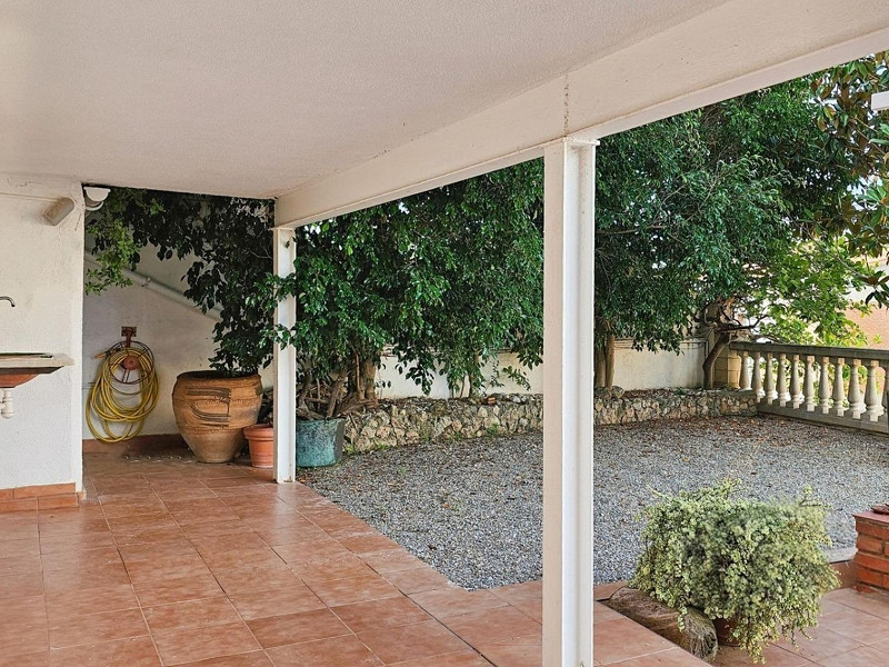 Современный дом с садом в Esplugues de Llobregat, Барселона. Фото:  6
