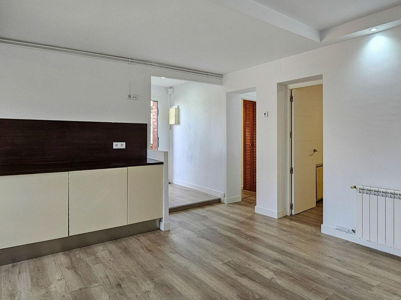 Современный дом с садом в Esplugues de Llobregat, Барселона. Фото:  13