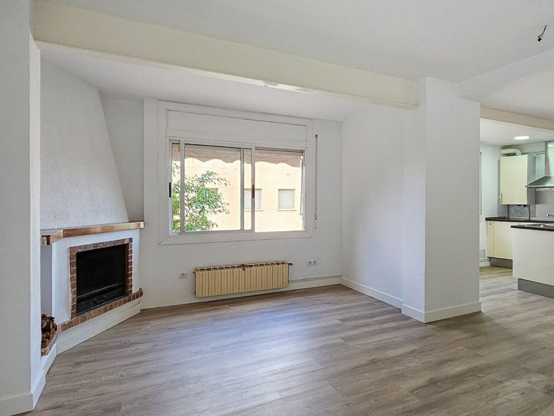 Современный дом с садом в Esplugues de Llobregat, Барселона. Фото:  19