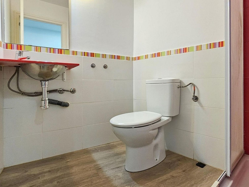 Современный дом с садом в Esplugues de Llobregat, Барселона. Фото:  22