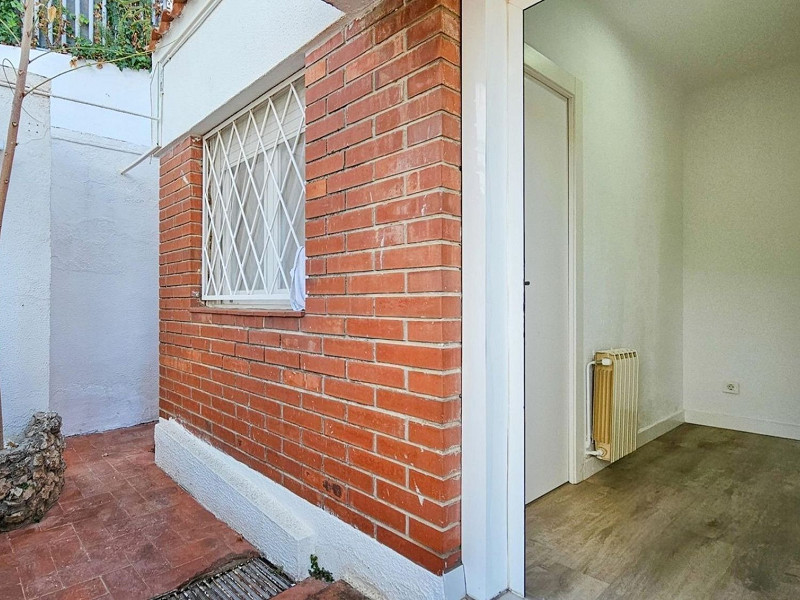 Современный дом с садом в Esplugues de Llobregat, Барселона. Фото:  29
