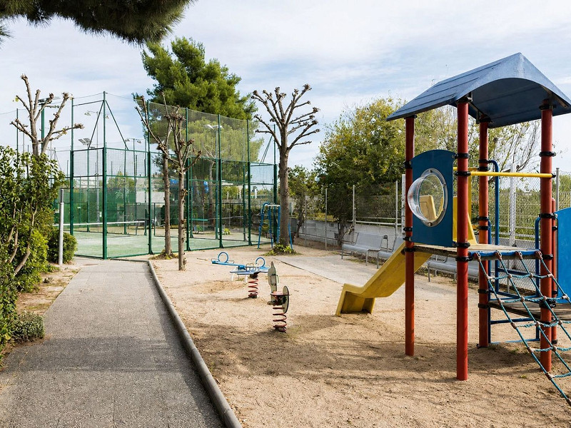 Угловой таунхаус в Esplugues de Llobregat, Барселона. Фото:  18