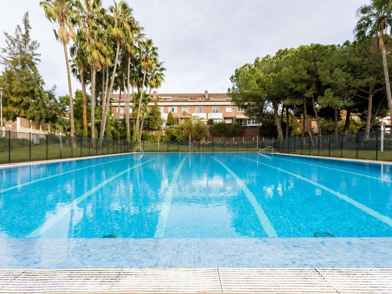 Угловой таунхаус в Esplugues de Llobregat, Барселона. Фото:  19