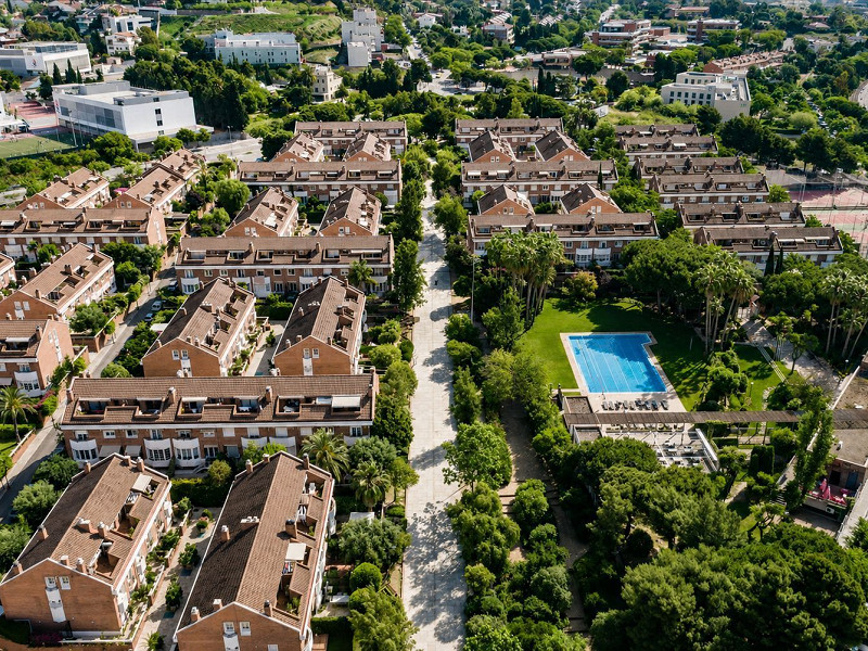 Угловой таунхаус в Esplugues de Llobregat, Барселона. Фото:  22