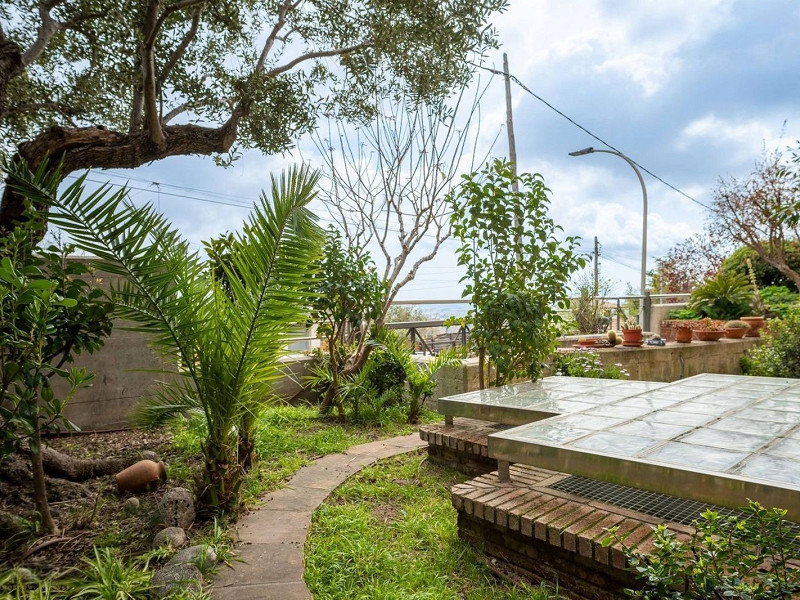 Современная вилла с бассейном в Esplugues de Llobregat, Барселона. Фото:  13