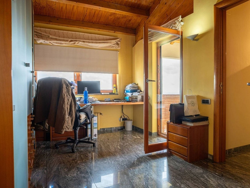 Современная вилла с бассейном в Esplugues de Llobregat, Барселона. Фото:  23