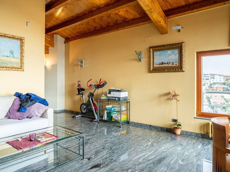 Современная вилла с бассейном в Esplugues de Llobregat, Барселона. Фото:  28