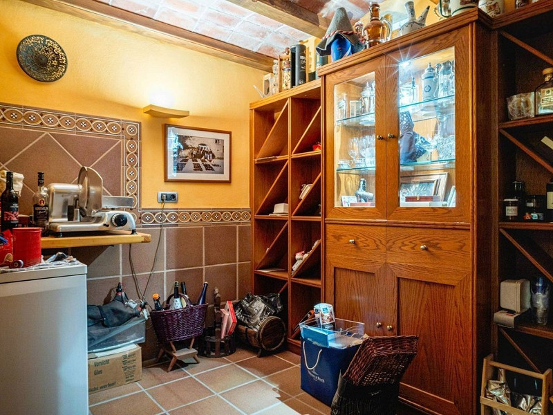 Современная вилла с бассейном в Esplugues de Llobregat, Барселона. Фото:  31