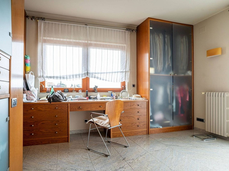 Современная вилла с бассейном в Esplugues de Llobregat, Барселона. Фото:  42